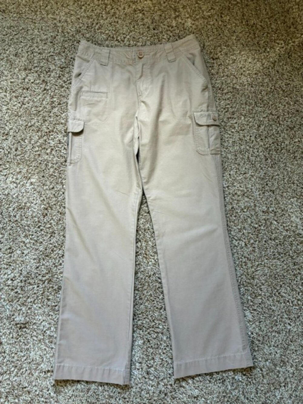 Cabela's size 6 cargo khaki trousers, in great condition!